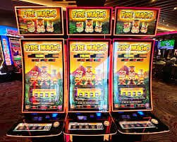 Tampilan meja Blackjack Kasino Langsung bmx4d dengan dealer profesional dan kamera HD